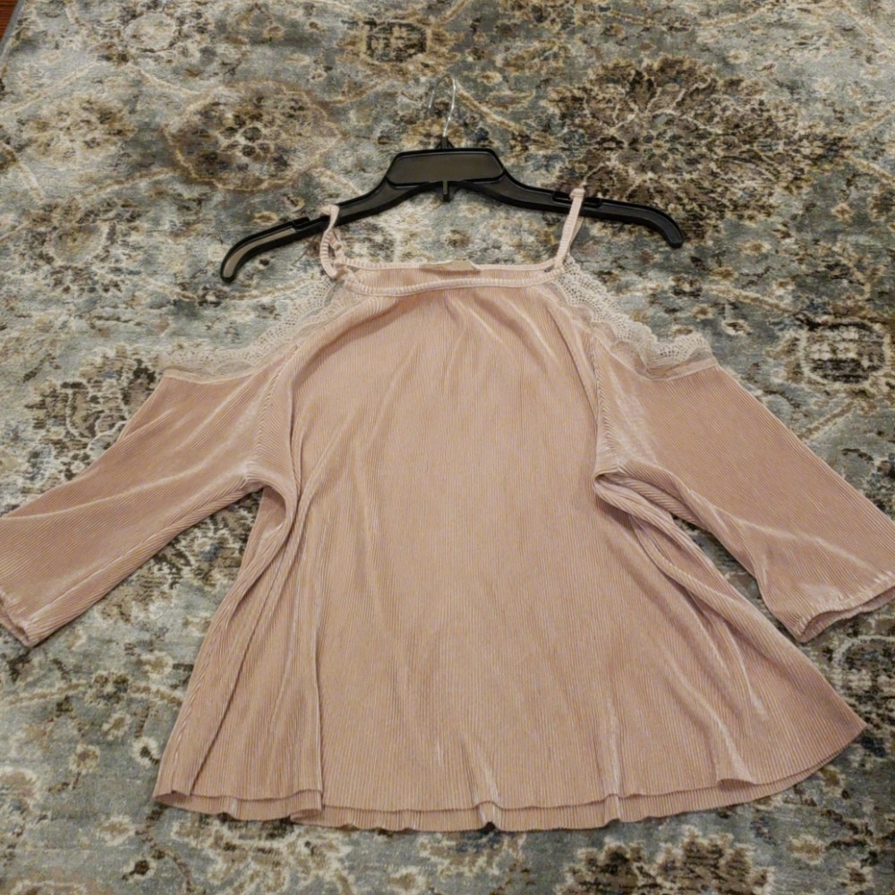Cold shoulder Top